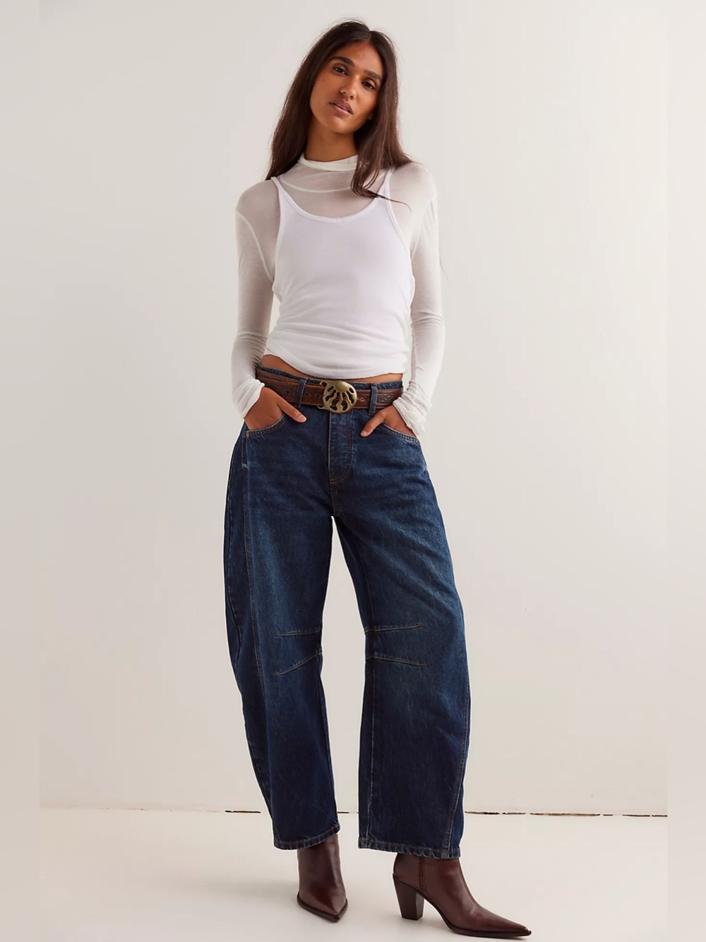 We The Free Good Luck Mid-Rise Barrel Jeans Sz 27L x 29”
(May A-4)
